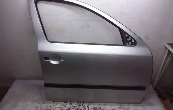 Skoda Octavia Mk2 (1Z) Front door 1Z0831312 212905