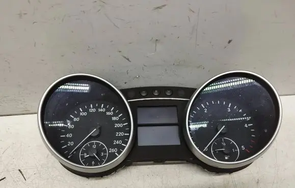 Mercedes-Benz ML W164 Speedometer (instrument cluster)