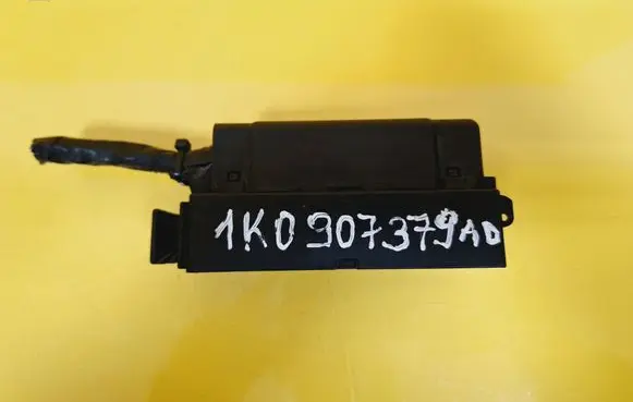 Skoda Octavia Mk2 (1Z) ABS module connector plug 1K0907379AD