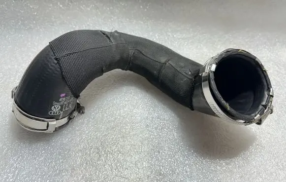 Intercooler hose/pipe