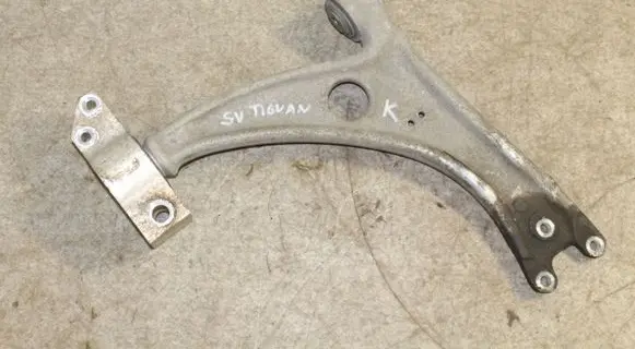 Volkswagen Tiguan Front lower control arm/wishbone