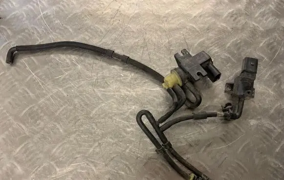 Volkswagen PASSAT B6 Turbo solenoid valve 037906283D 1K0906627A