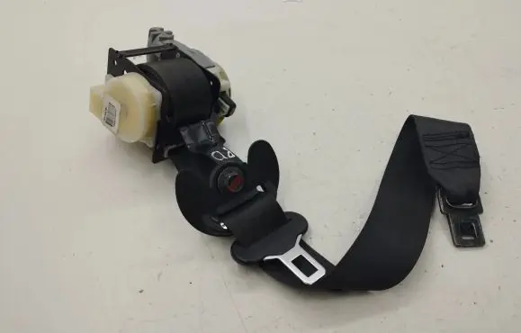 KIA Sportage Front seatbelt 888203U200 E11055999