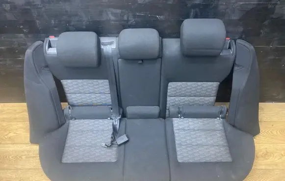 Skoda Octavia Mk2 (1Z) Second row seats 