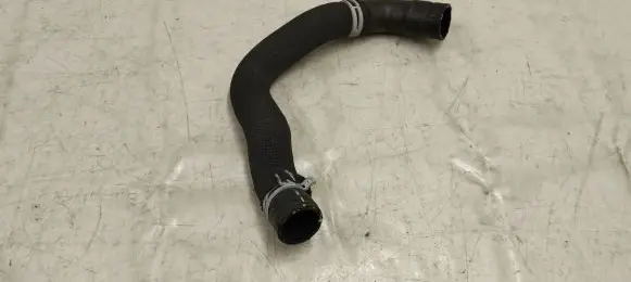 Mercedes-Benz A W176 Engine coolant pipe/hose A1332000582