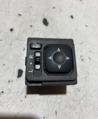 Mitsubishi Grandis Wing mirror switch 183569