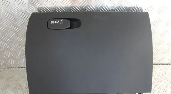Volvo XC60 Glove box