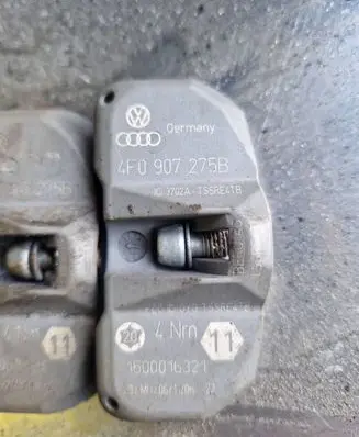 Audi Q7 4L Tire pressure sensor 4F0907275B