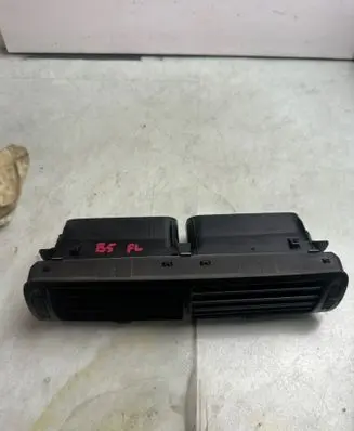 Volkswagen PASSAT B5 Dash center air vent grill 3B0819728D