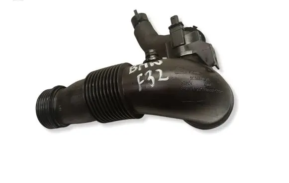 BMW 4 F32 F33 Air intake duct part 7605638 70510167 51750610