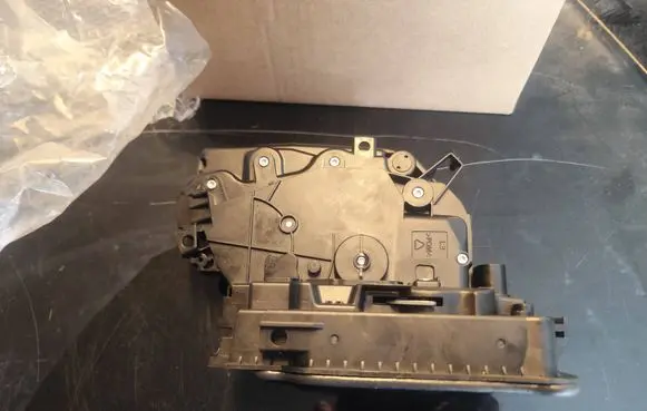 BMW X5 F15 Front door lock 