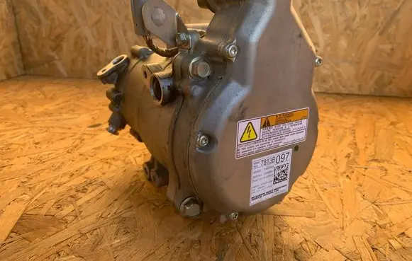 Mitsubishi Outlander Air conditioning (A/C) compressor (pump) 7813B097