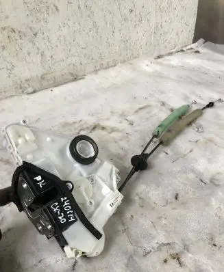 Mazda CX-30 Front door lock Dfr5G22b066