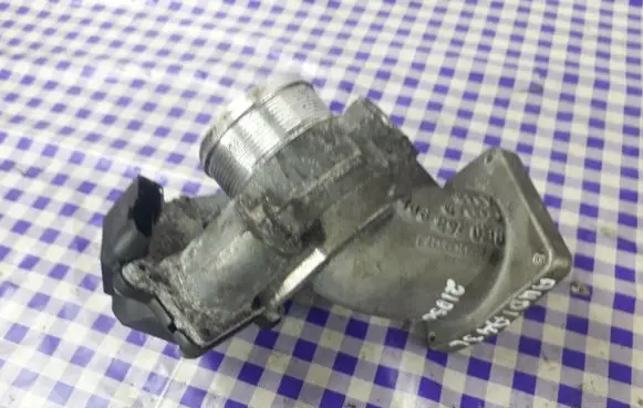 Audi A4 S4 B7 8E 8H Throttle valve 8E0145997A