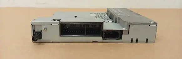 Head unit multimedia control