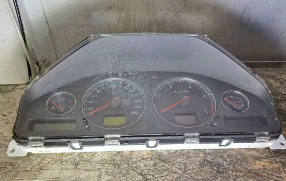 Volvo S60 Speedometer (instrument cluster) 30746110 8602893 2248