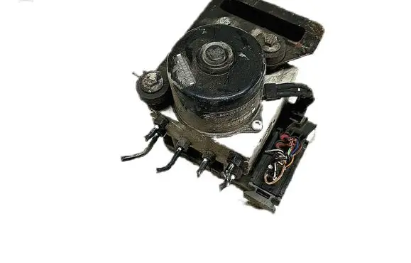 Volkswagen Golf III ABS Pump 6X0614117 6X0907379B