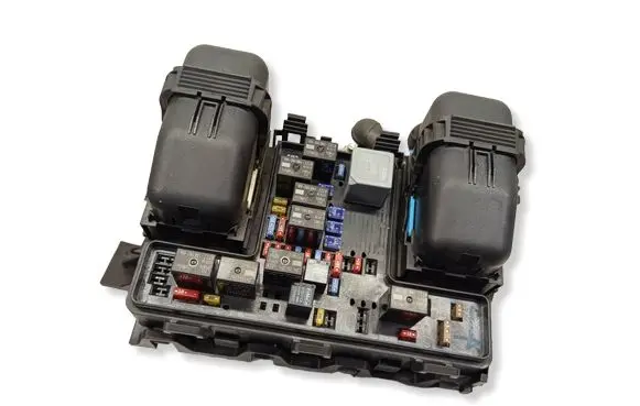 Ford Mondeo MK V Fuse module FC9T14A067EB G2811 21192296