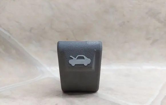 KIA Sorento Engine bonnet (hood) release handle