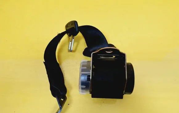 Volkswagen Polo IV 9N3 Rear seatbelt 6Q0857805 5424059