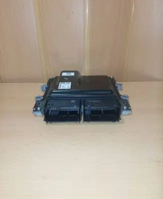 Volvo V40 Engine control unit/module 31452623