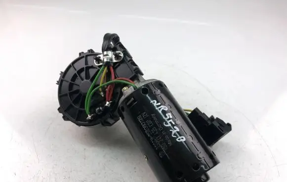 Mercedes-Benz S W220 Wiper motor 0390241435