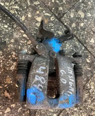 Opel Insignia A Rear brake caliper