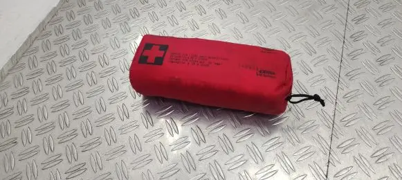 Volkswagen PASSAT B8 First aid kit 5K0860282