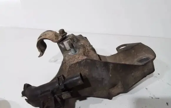 Audi A6 S6 C5 4B Engine mounting bracket 4B0199352B