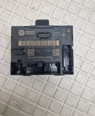 Audi A8 S8 D4 4H Door control unit/module 4H0959792E 4H0959792F
