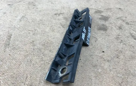 BMW 5 E60 E61 Front bumper mounting bracket 7066227 51717066227