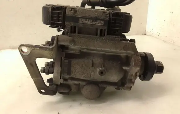 Opel Vectra C Fuel injection high pressure pump 0470504215 0281010717