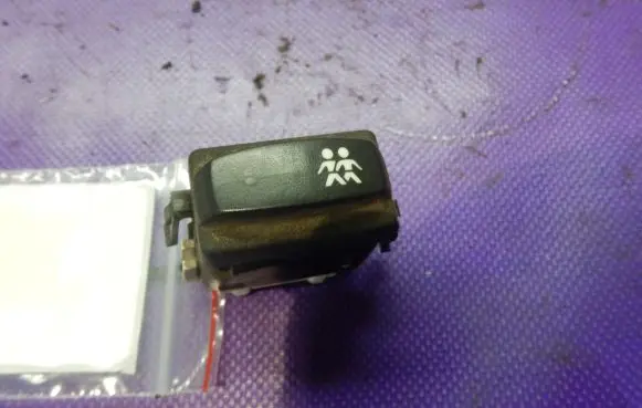 Renault Laguna II Central locking switch button 