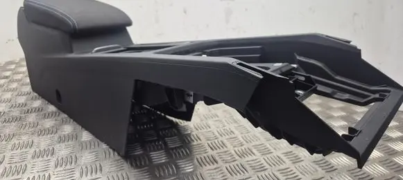 Volkswagen PASSAT B8 Center console 3G8863241