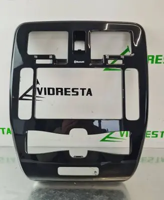 Nissan Leaf I (ZE0) Radio/GPS head unit trim 682603NA0A