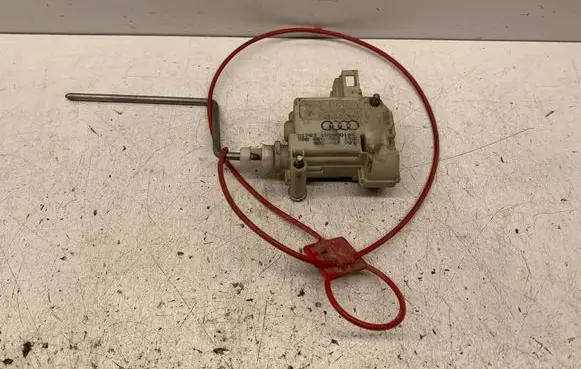 Audi A4 S4 B6 8E 8H Fuel tank cap lock 8E0862153 102900184