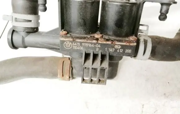 Toyota C-HR I Coolant heater control valve 6411911916404 64119119164-04