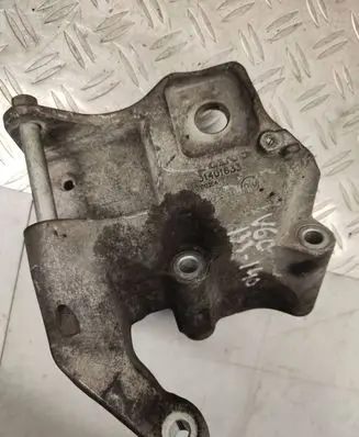 Volvo XC60 Engine mounting bracket 31401633