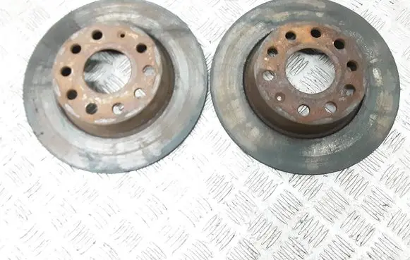 Volkswagen Golf VII Rear brake disc 