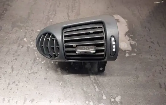 Mercedes-Benz C W203 Dashboard side air vent grill/cover trim A2038300154