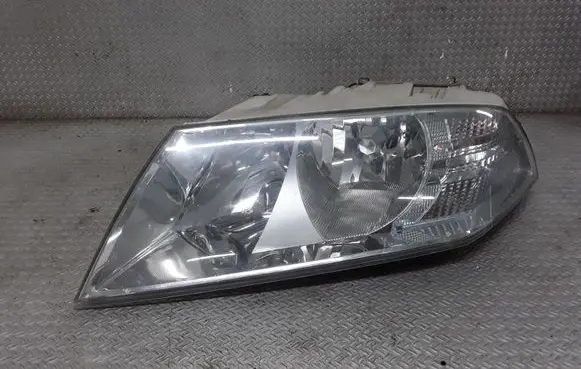 Skoda Octavia Mk2 (1Z) Headlight/headlamp
