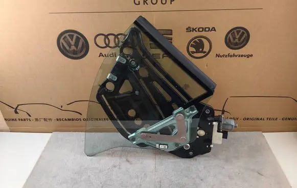 Audi A3 S3 8V Rear side window 8V7839398B 8V7845298D S006087106B