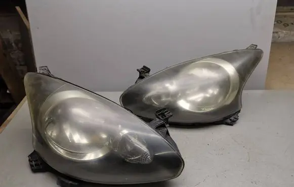 Toyota Aygo AB10 Headlights/headlamps set 811100h070 811500h010