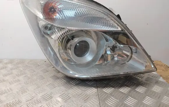 Mercedes-Benz Sprinter W906 Headlight/headlamp A9068201061 1ZS24701222