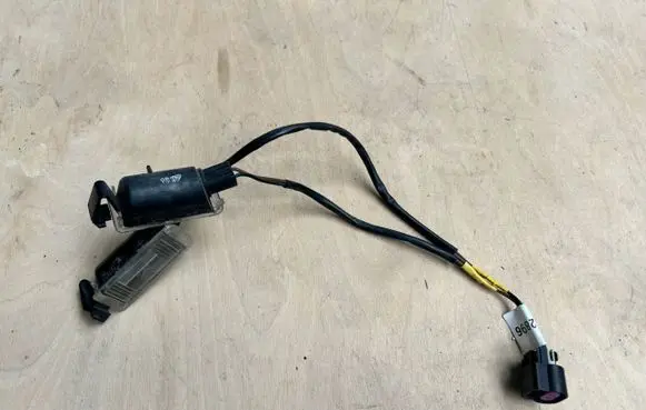 Chevrolet Camaro Number plate light J2212896