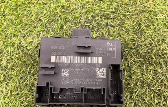 Volkswagen PASSAT B8 Door control unit/module 5Q0959593F