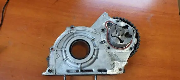 Opel Astra J Oil pump 