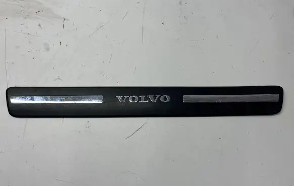 Volvo XC60 Front sill trim cover 31349002