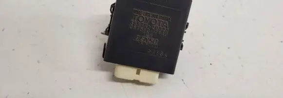 Toyota Avensis T270 Door control unit/module 8597020020 0515004140