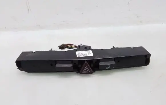Opel Astra H Hazard light switch 03758075